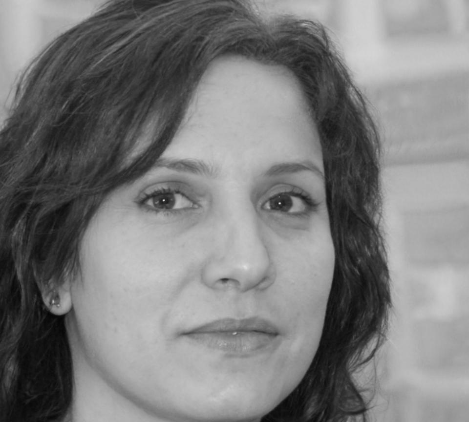 Professional headshot of financial advisor Elena Müller